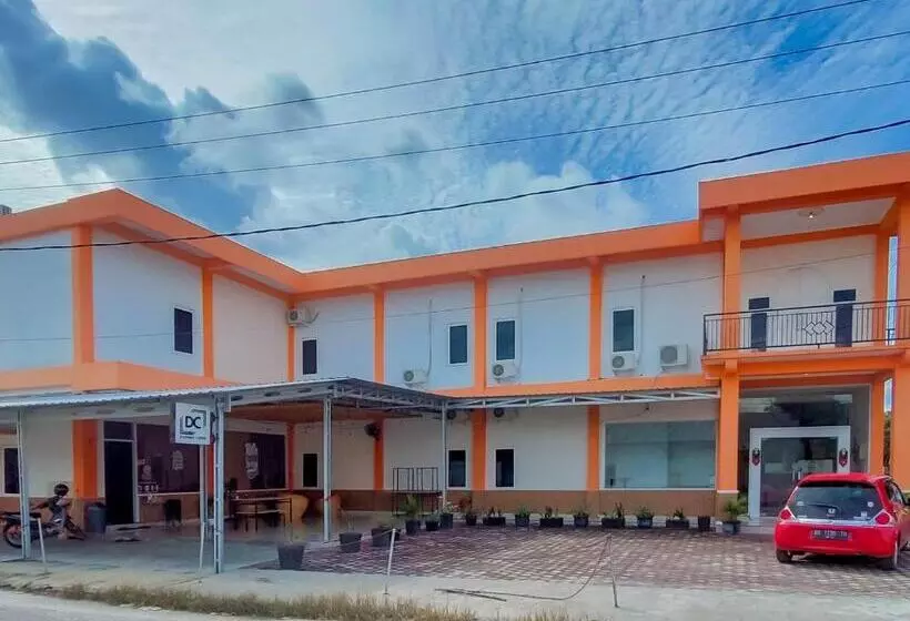 Urbanview Hotel Bundaran Besar Palangkaraya By Reddoorz