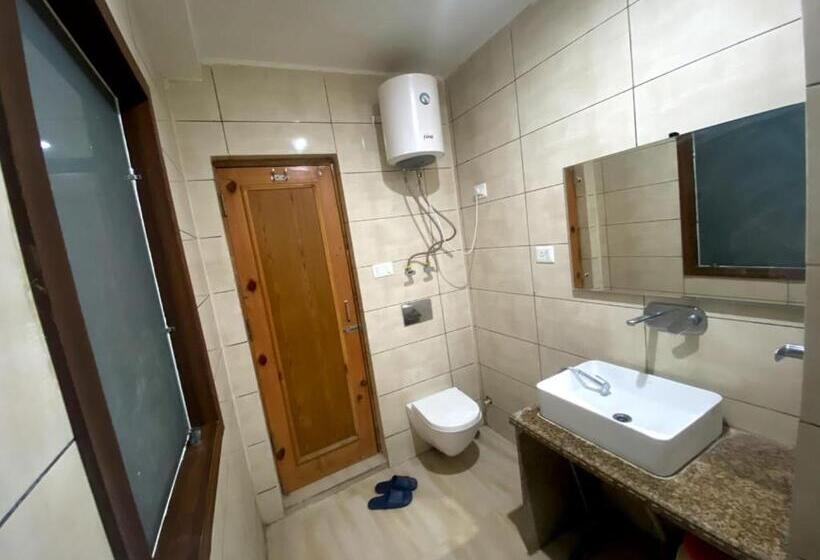 酒店 Zoon Dabb Srinagar Airport Kashmir