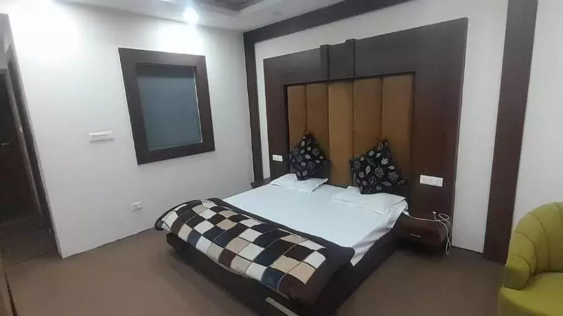 هتل Zoon Dabb Srinagar Airport Kashmir