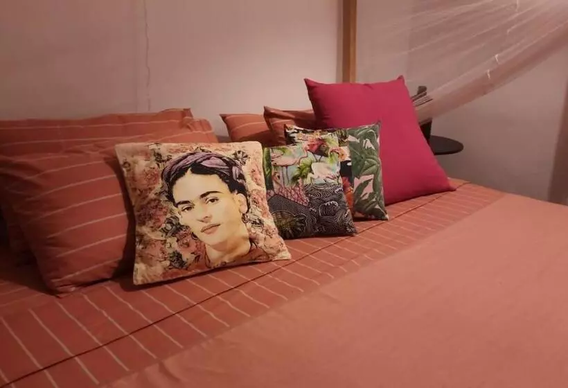 پانسیون Frida House