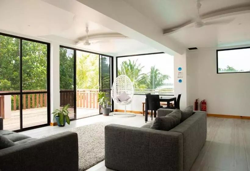 پانسیون Kudhi Boli Beach House