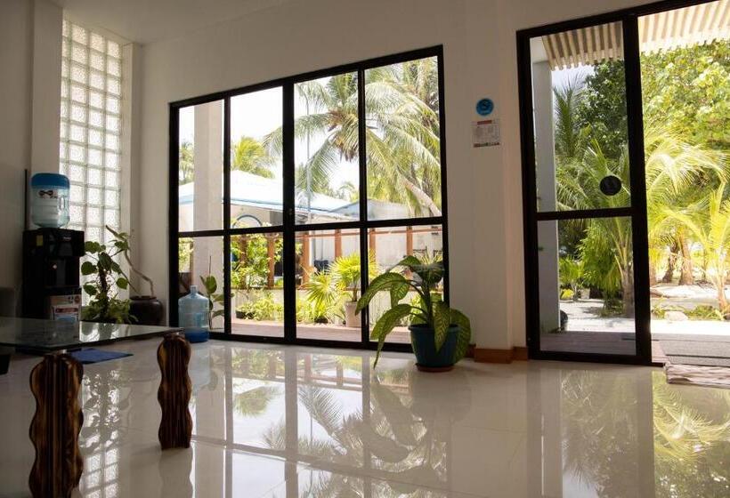 پانسیون Kudhi Boli Beach House