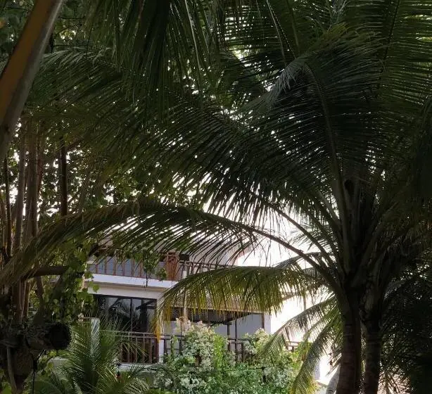 پانسیون Kudhi Boli Beach House