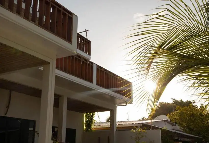 پانسیون Kudhi Boli Beach House