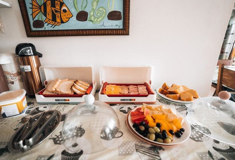 Porto Paraiso Hostel