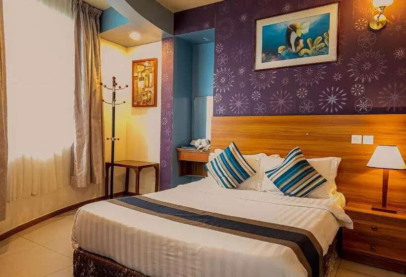 Umet Seaview Hotel With Free Roundtrip Airport Pick Up And Drop Off