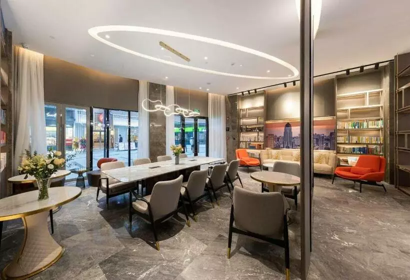 Atour Hotel Wuhan Guanggu Qingnianhui Jinronggang
