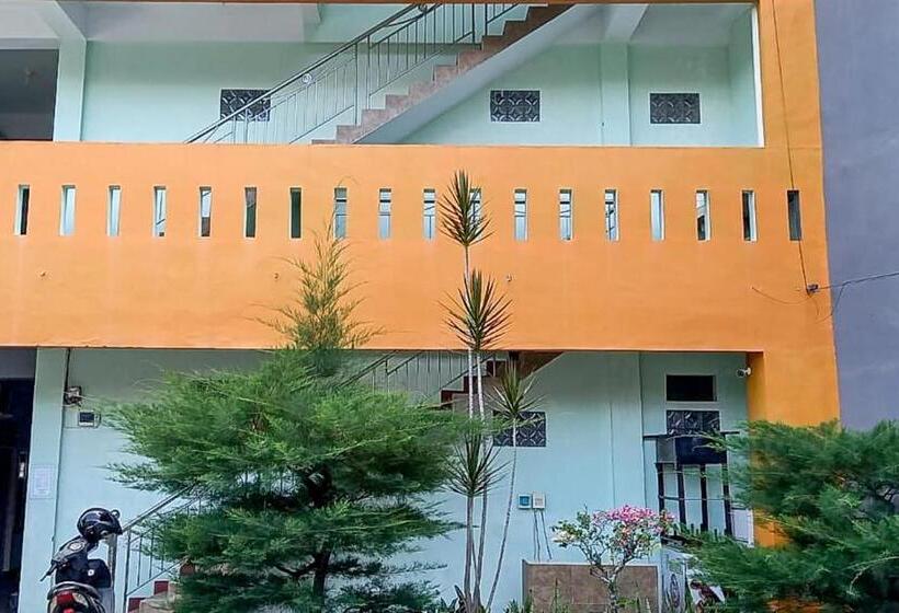 호텔 Sutomo Indah Homestay Syariah Mitra Reddoorz