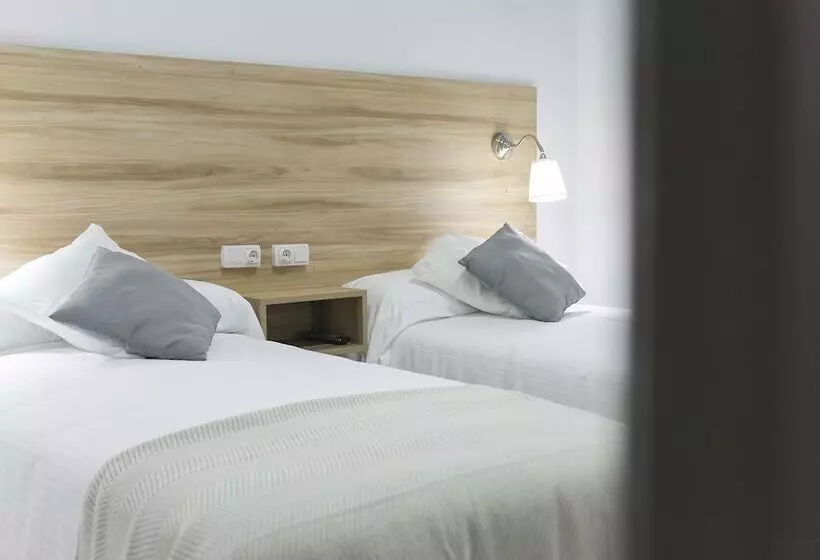 Hotelli Vía Sevilla   Cádiz By Ma 22 Puntos