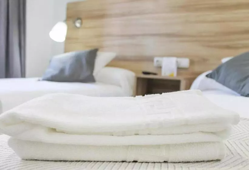 Hotelli Vía Sevilla   Cádiz By Ma 22 Puntos