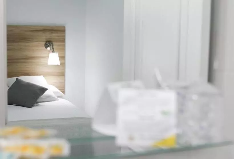 Hotelli Vía Sevilla   Cádiz By Ma 22 Puntos