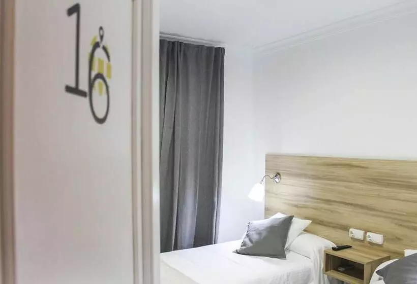 Hotelli Vía Sevilla   Cádiz By Ma 22 Puntos