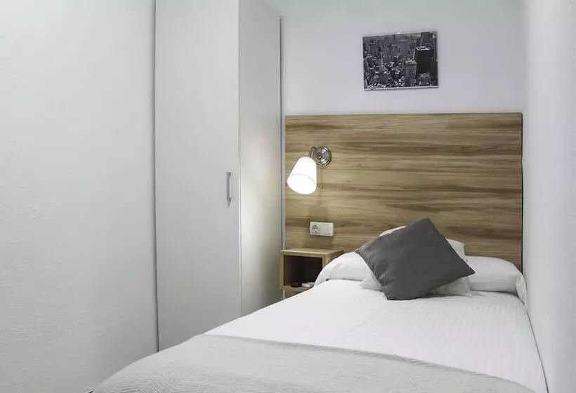 Hotelli Vía Sevilla   Cádiz By Ma 22 Puntos