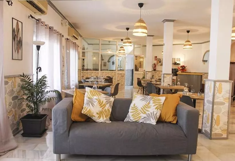 Hotelli Vía Sevilla   Cádiz By Ma 22 Puntos