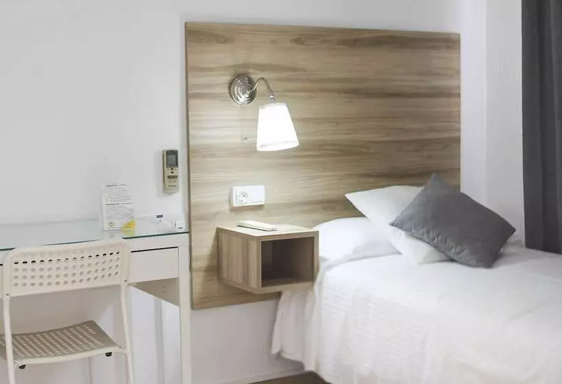 Hotelli Vía Sevilla   Cádiz By Ma 22 Puntos