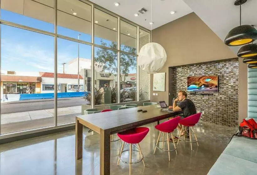 Suitesrus Apart  At Glendale