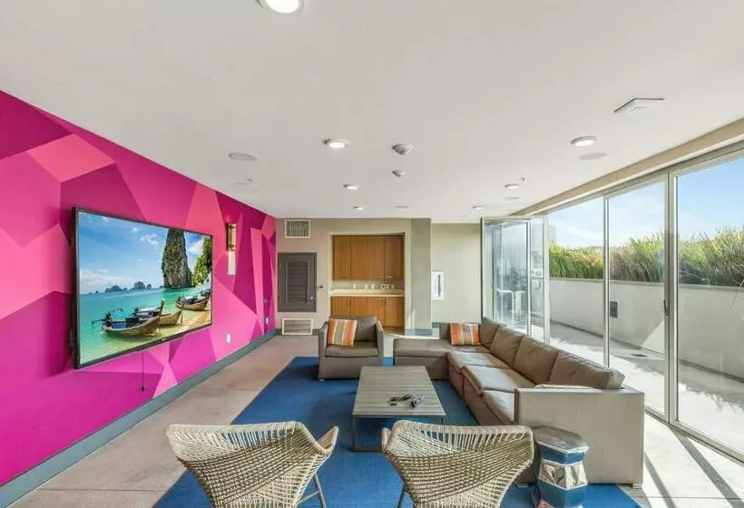 Suitesrus Apart  At Glendale