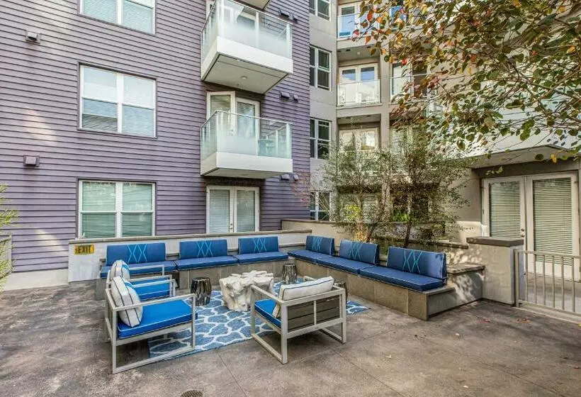 Suitesrus Apart  At Glendale
