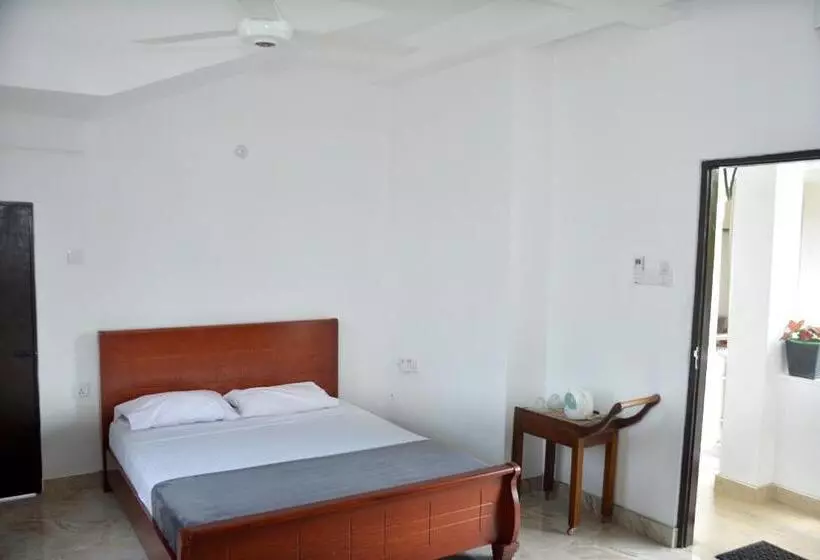 Yolanda Villa Negombo