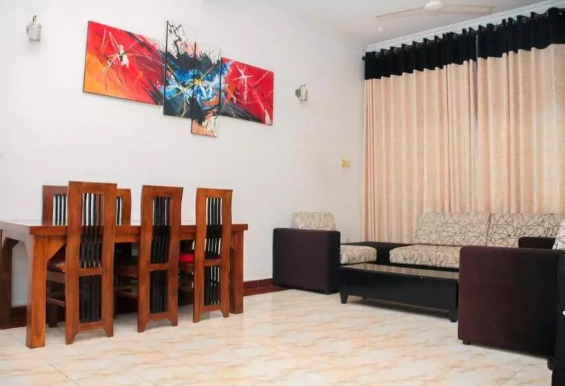 Yolanda Villa Negombo