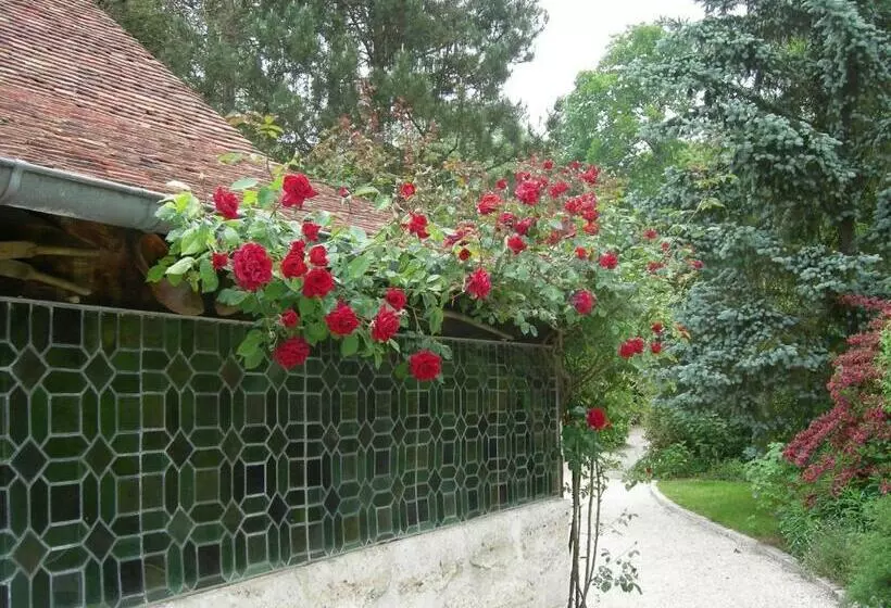 تختخواب و صبحانه La Petite Marguerite