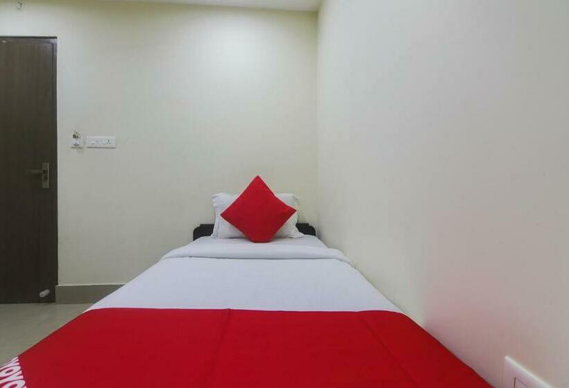 ホテル Oyo 27619 Blue Bird Annexe