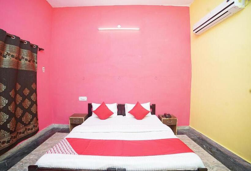 Hotelli Oyo 30612 Merry Garden