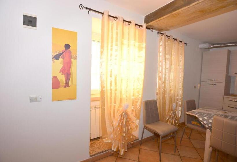 פנסיון Short Lets Affittacamere