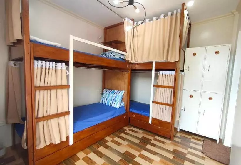 هاستل Intoy S Place
