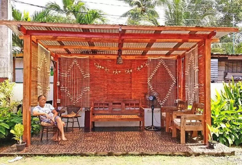 هاستل Intoy S Place