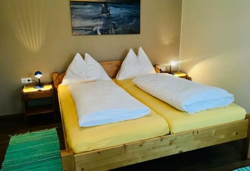 Aamiaismajoitus (B&B) Pension Am Campus Velden