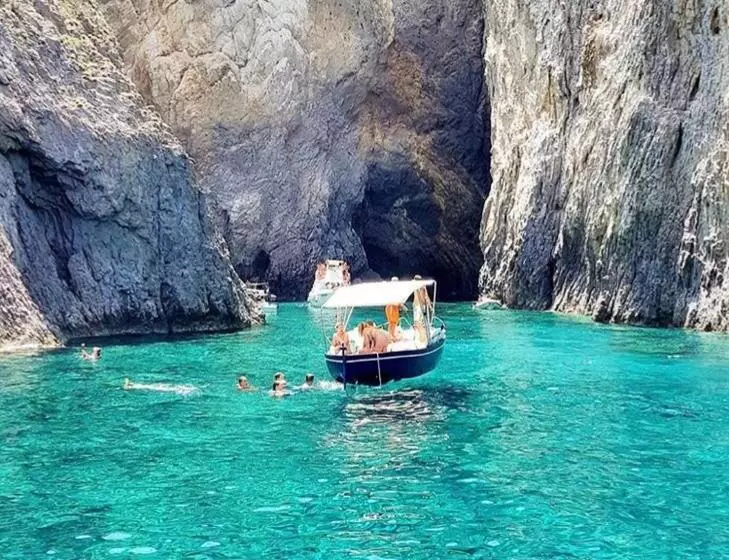 Ponza Le Forna