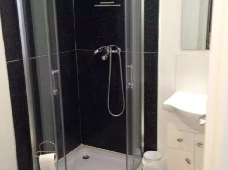 Ardenlea House Hotel B&b