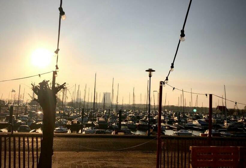 Bed And Breakfast De Biesbosch In T Riet