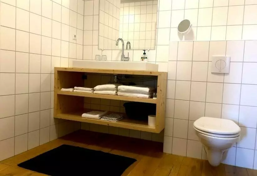 Bed And Breakfast De Biesbosch   In  T Riet