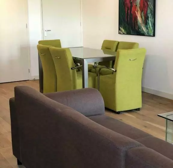 Bed And Breakfast De Biesbosch   In  T Riet