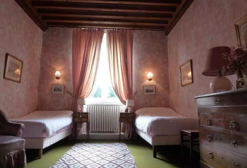 Aamiaismajoitus (B&B) Hôtes De Montboulan