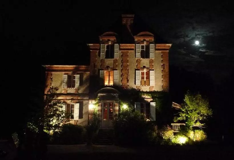 Aamiaismajoitus (B&B) Hôtes De Montboulan