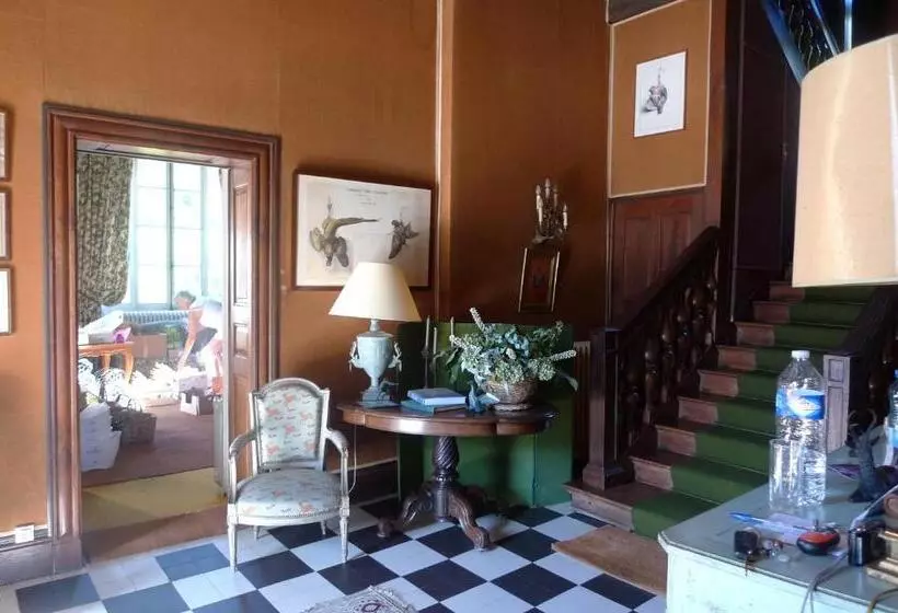 Aamiaismajoitus (B&B) Hôtes De Montboulan