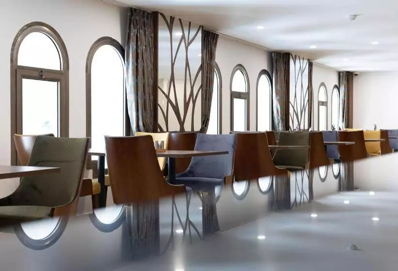 هتل Hôtel L Europe