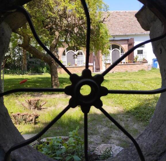 膳宿费 Helesfa Vendégház