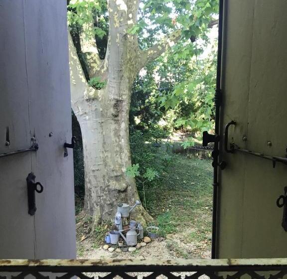 بنسيون Le Clos De La Chardonnière