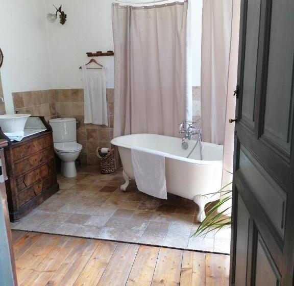 بنسيون Le Clos De La Chardonnière