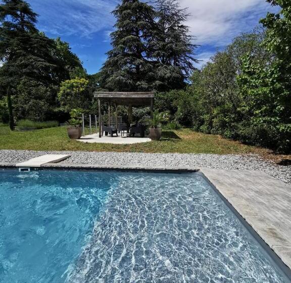 بنسيون Le Clos De La Chardonnière