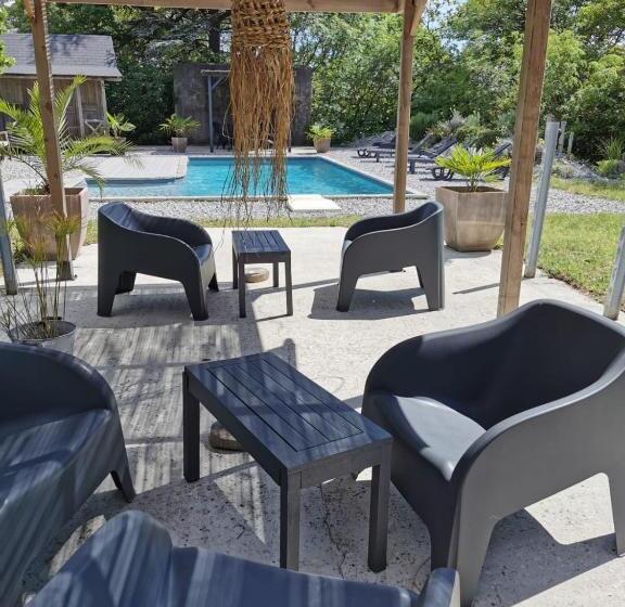 بنسيون Le Clos De La Chardonnière