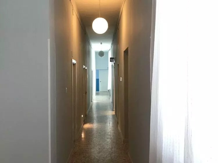 Hôtel (catégorie 1/2 *) Pensión Apolo Xi