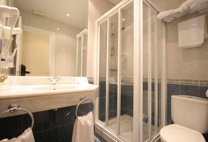 مسافرخانه Rincon De Gran Via