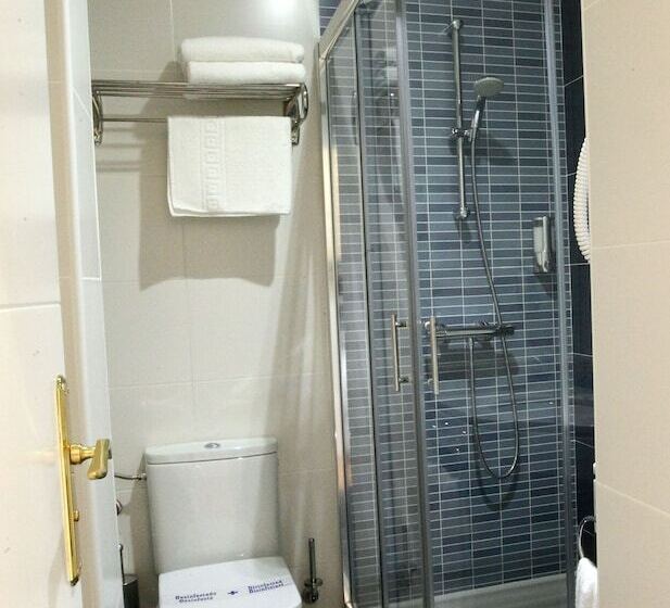 مسافرخانه Rincon De Gran Via