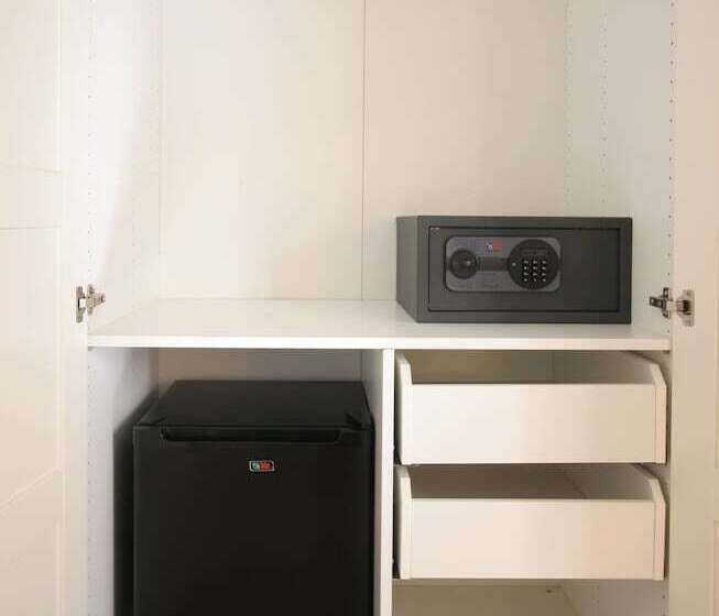 مسافرخانه Rincon De Gran Via