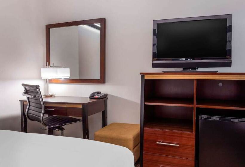 Avion Inn Near Lga Airport, Ascend Hotel Collection